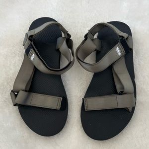 Pink VS Sandals NWOT